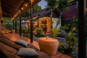 2BDR Classic Villa + Pool, Garden, Kitchen, Pond